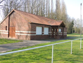 Vestiaire du terrain de foot de Fontaine-lès-croisilles